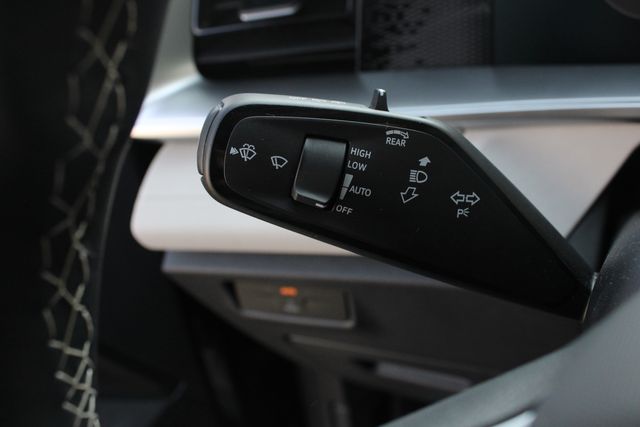 Used 2025 Black Volkswagen 2.0T SE image 12