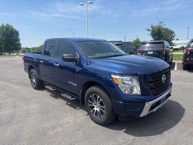 2021 Nissan Titan SV 4WD photo