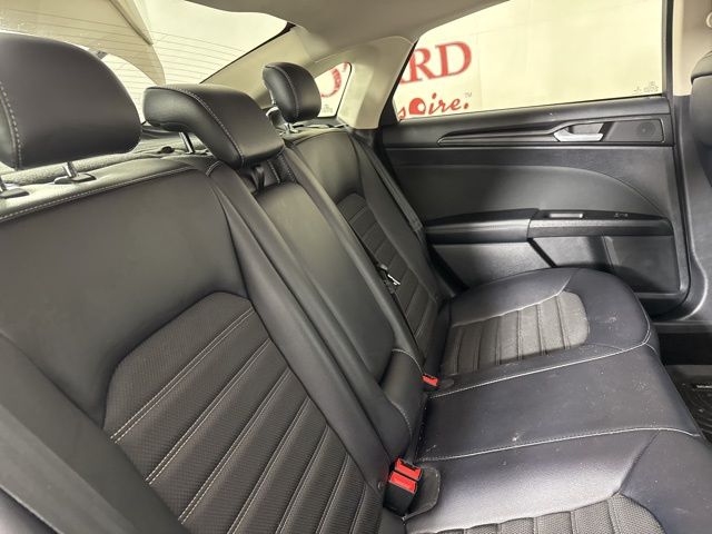 2018 White Gold Ford Fusion Hybrid SE FWD Sedan