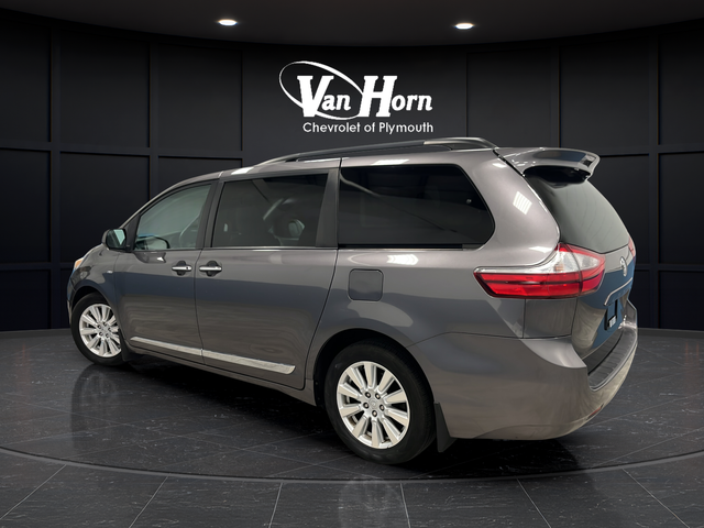 Used 2017 Predawn Gray Mica Toyota XLE image 5