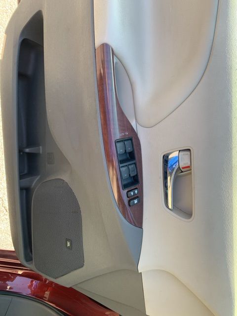 2012 Toyota Sienna XLE 7-Passenger Auto Access Se photo