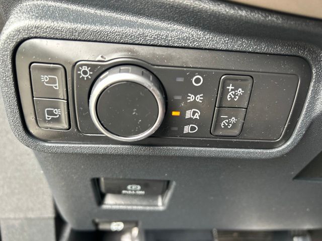 Used 2022 Black Ford Wildtrak image 31