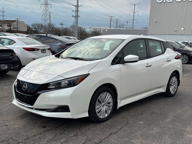 Glacier White 2025 Nissan LEAF S FWD Hatchback Front-Wheel Drive Automatic