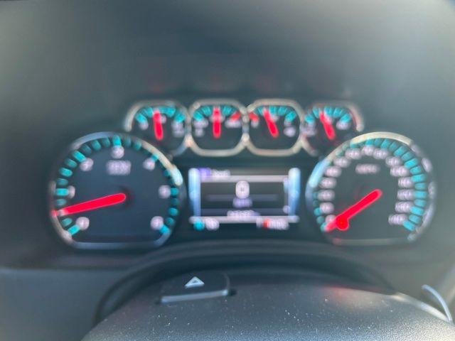 Used 2018 Gray Chevrolet LT image 25