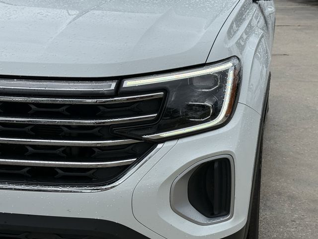 2024 Volkswagen Atlas 2.0T SE White at DeMontrond Ford