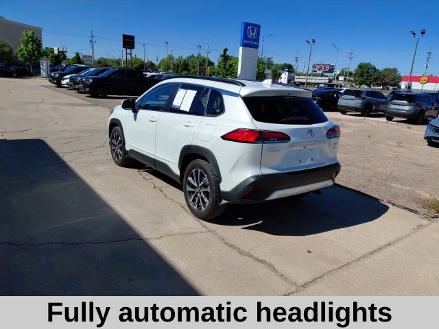 View vehicle photo 7
