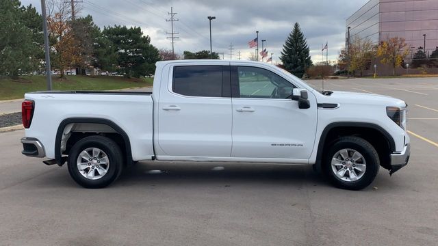 2024 GMC Sierra 1500 SLE 9