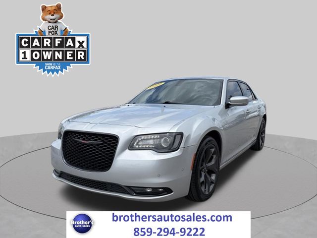 Silver Mist Clearcoat 2021 Chrysler 300 Sedan Rear-Wheel Drive 8-Speed Automatic