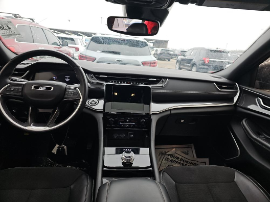 2022 Jeep Grand Cherokee Laredo