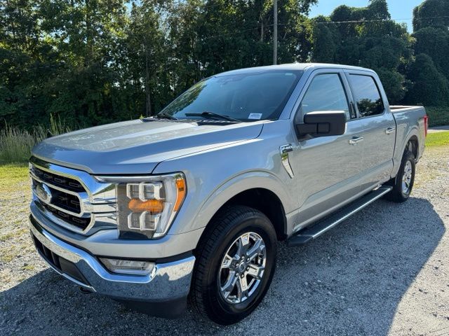 Used 2023 Silver Ford XLT image 3