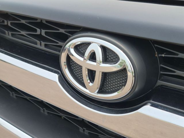 2017 Toyota 4Runner - Image 9