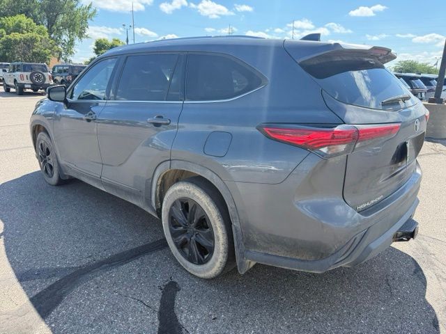 2021 Gray Toyota Highlander XLE AWD SUV