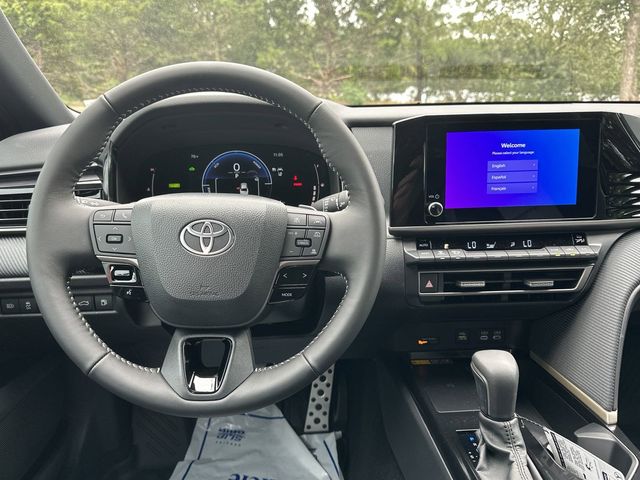 2025 Toyota Camry SE 7