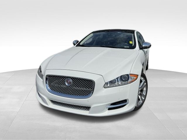 White 2015 Jaguar XJ-Series Sedan All-Wheel Drive 8-Speed Automatic