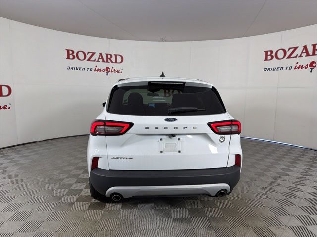 2023 Oxford White Ford Escape Active FWD SUV