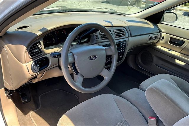 Used 2005 Ford Taurus SE 4D Sedan