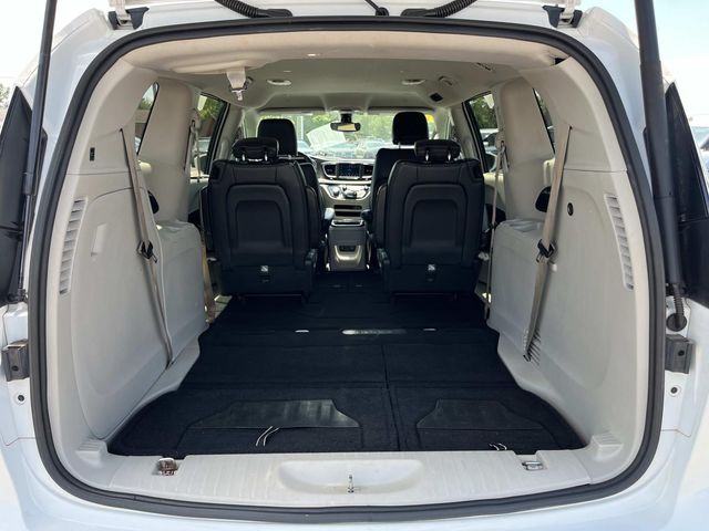 used 2018 Chrysler Pacifica car, priced at $16,491