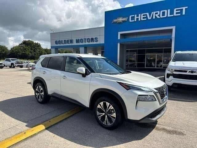 Pearl White 2023 Nissan Rogue SUV / Crossover Front-Wheel Drive Continuously Variable Transmission