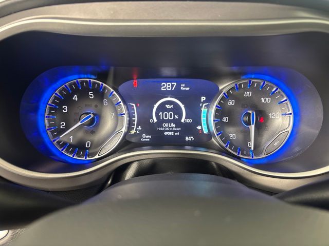 Used 2025 Chrysler Pacifica Van