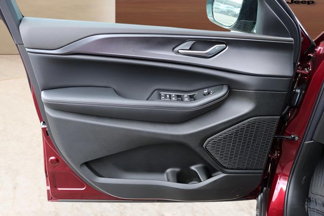 New Car 2025 Jeep Grand Cherokee  Altitude X For Sale Under $35,000 In Austin, Texas