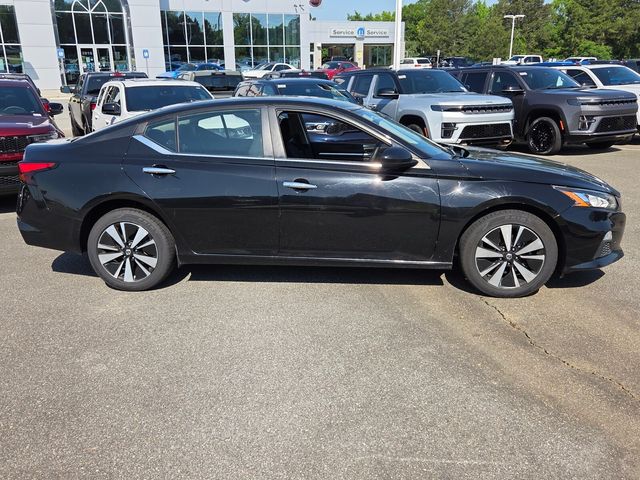 2022 Nissan Altima SV - Photo 13