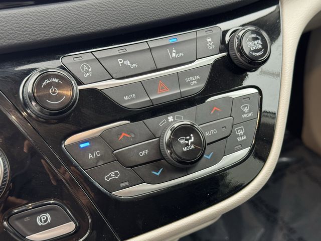 2024 Chrysler Pacifica Touring L White at Community Honda