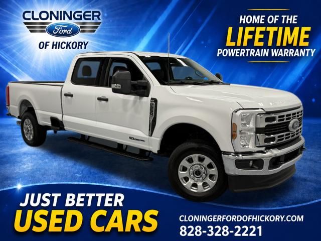 Oxford White 2024 Ford F-250 Super Duty Pickup Truck Four-Wheel Drive Automatic