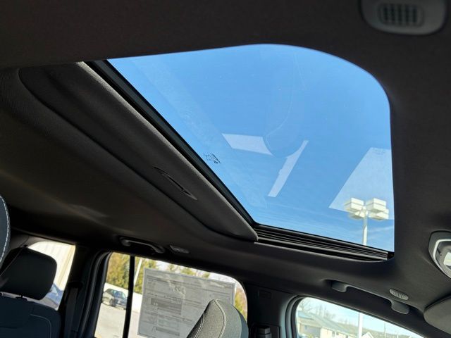 new 2026 Jeep Grand Cherokee car, priced at $42,089