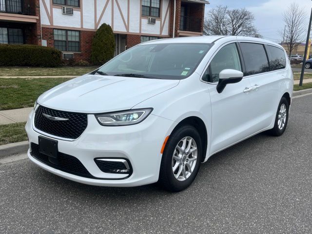 Bright White Clearcoat 2023 Chrysler Pacifica Touring L FWD Minivan Front-Wheel Drive 9-Speed Automatic