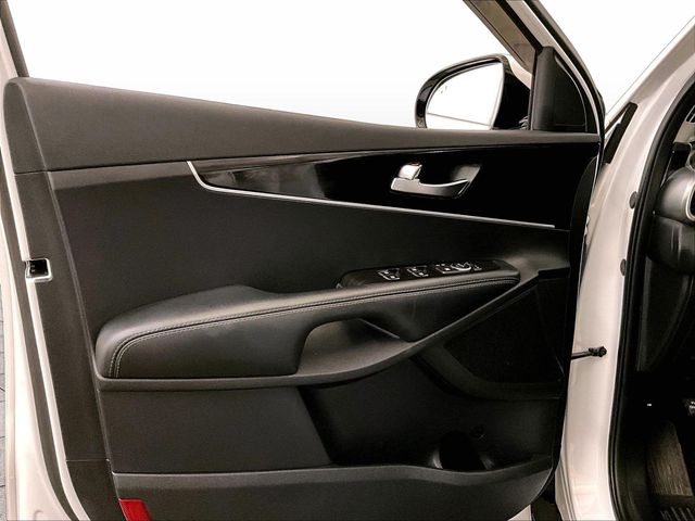 2020 Kia Sorento LX White at Bob Ruth Ford