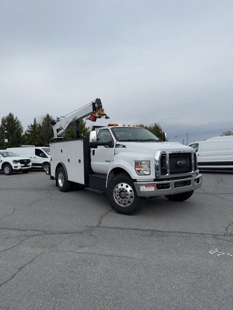 2025 Ford F-750 Super Duty 