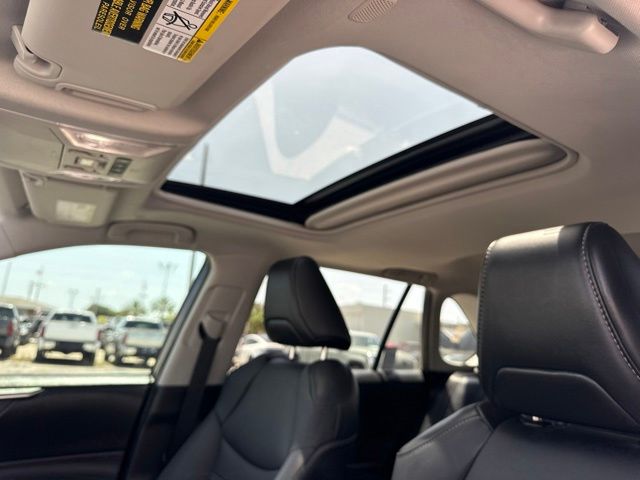 2023 Toyota RAV4 XLE Premium - Photo 19