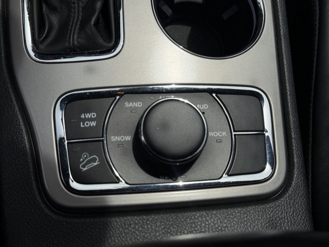 2021 Jeep Grand Cherokee Limited White at Cook Ford