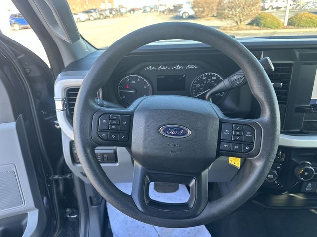Used 2025 Blue Ford XLT image 13
