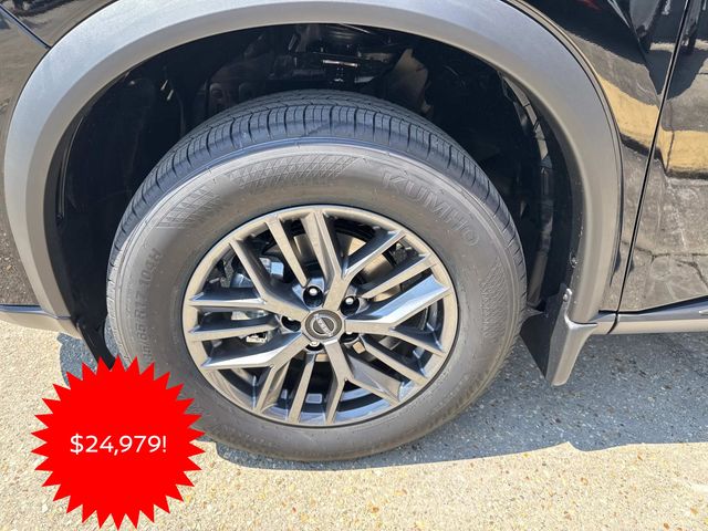 View vehicle photo 3