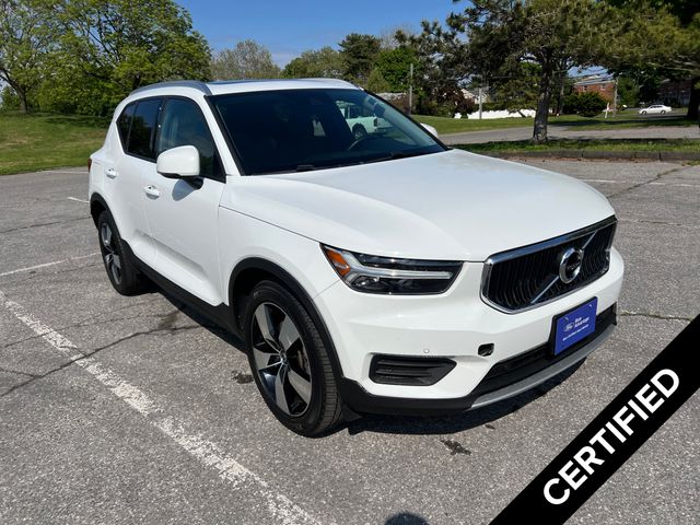 2020 Volvo XC40 T5 Momentum AWD's photo