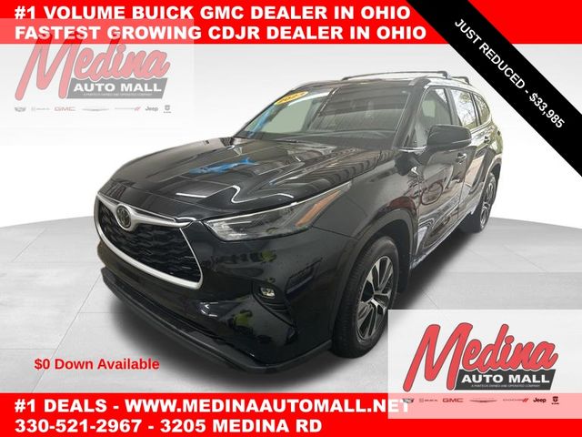 Midnight Black Metallic 2023 Toyota Highlander SUV / Crossover Front-Wheel Drive 8-Speed Automatic