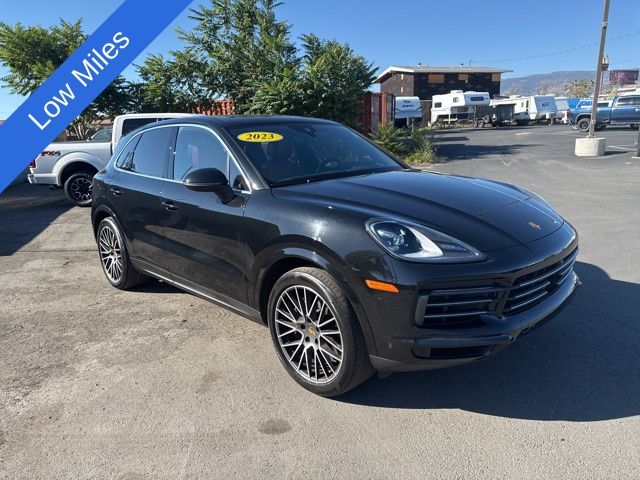 2023 Porsche Cayenne Base 32