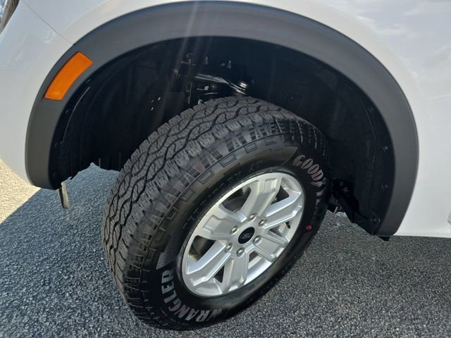 New 2026 Oxford White Ford XL image 31