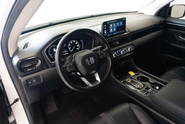 Used 2025 Honda Pilot SUV