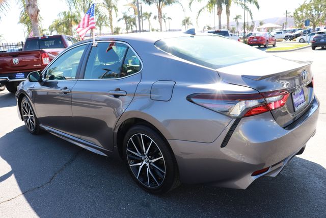 2021 Toyota Camry SE 4