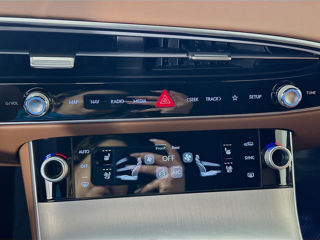 Thumbnail: 2026 Genesis GV70 - 14