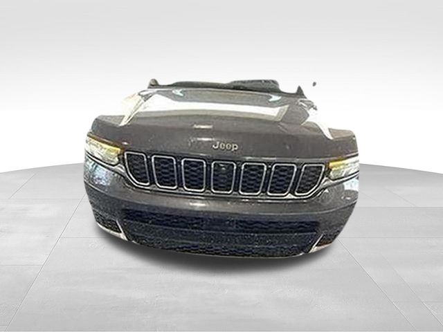 Baltic Gray Metallic Clearcoat 2023 Jeep Grand Cherokee L SUV / Crossover Four-Wheel Drive 8-Speed Automatic
