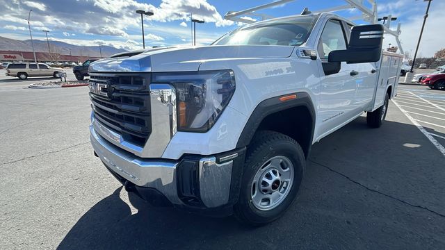 2024 GMC Sierra 2500HD Pro 4