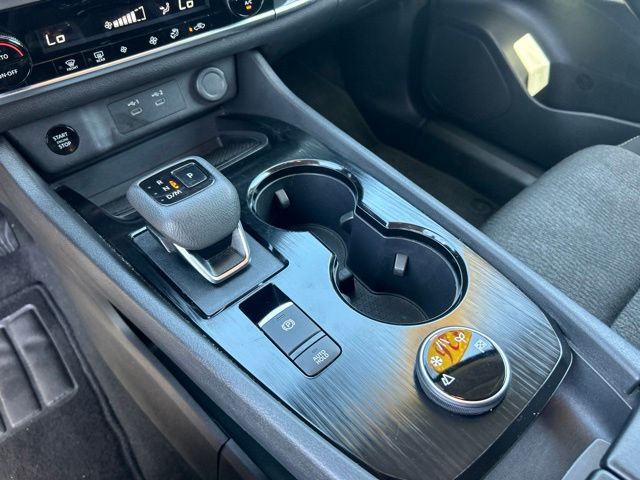 2025 Nissan Rogue SV - Photo 26