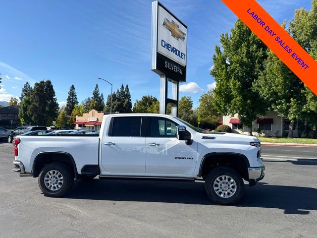 Summit White 2024 Chevrolet Silverado 2500HD Pickup Truck Four-Wheel Drive Automatic
