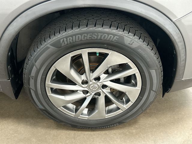 2015 Nissan Rogue SL Gray at Sutliff Volkswagen