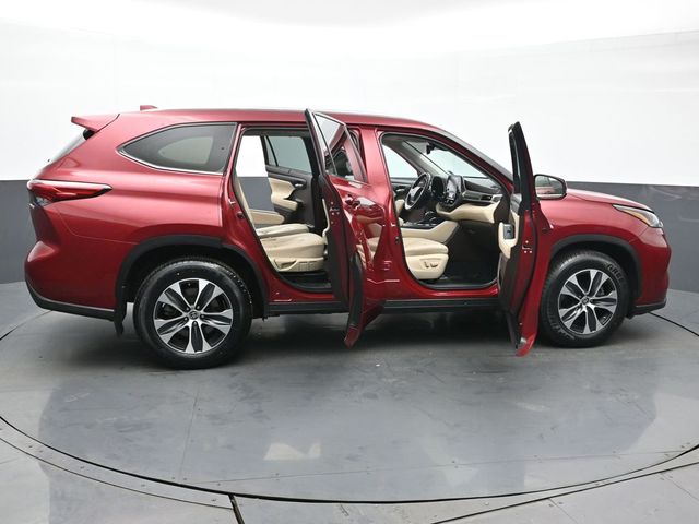 2021 Toyota Highlander Hybrid XLE 44