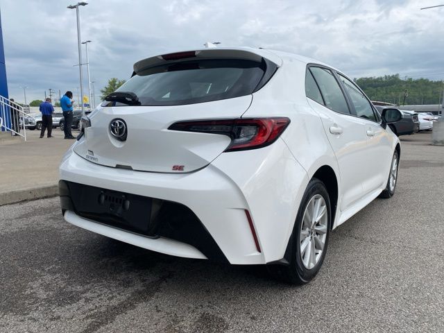 2024 Toyota Corolla Hatchback SE photo