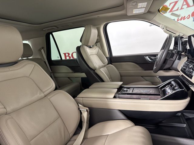 2024 Ceramic Pearl Metallic Tri-Coat Lincoln Navigator Premiere 4X4 SUV